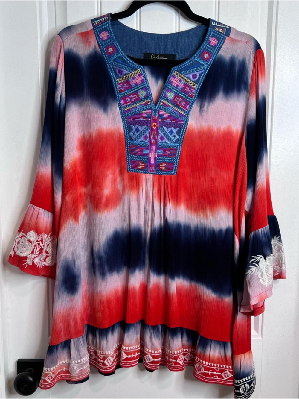 Calessa Cielo Red Navy White Tie-Dye Embroidered V-Neck Tunic. Size Large.